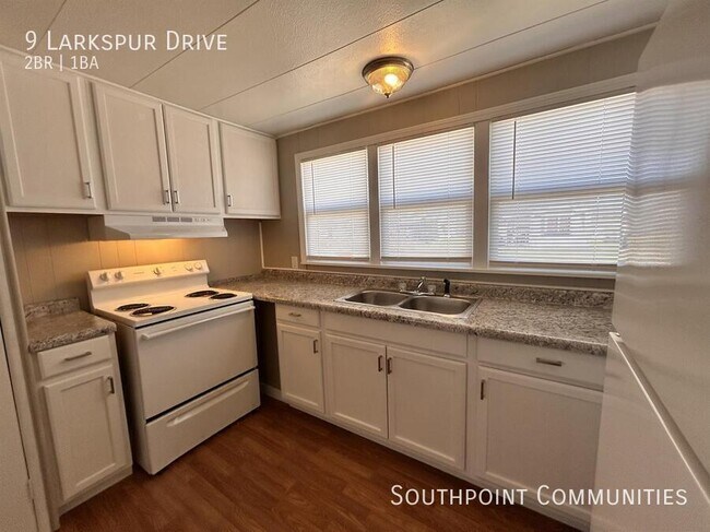 Foto del edificio - 9 Larkspur Dr