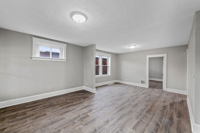 Building Photo - 2714 Hampton Ave