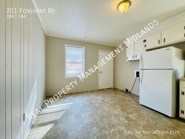 Building Photo - 201 Foxhunt Rd