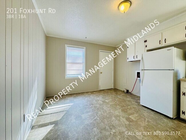 Foto del edificio - 201 Foxhunt Rd