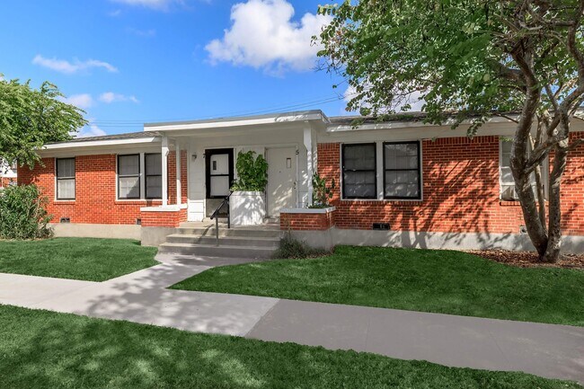 Building Photo - 100 Buccaneer Dr