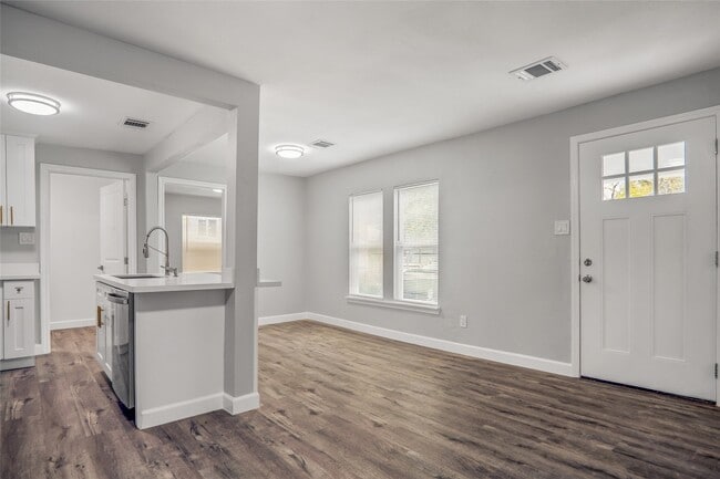 Building Photo - 4418 Galesburg St