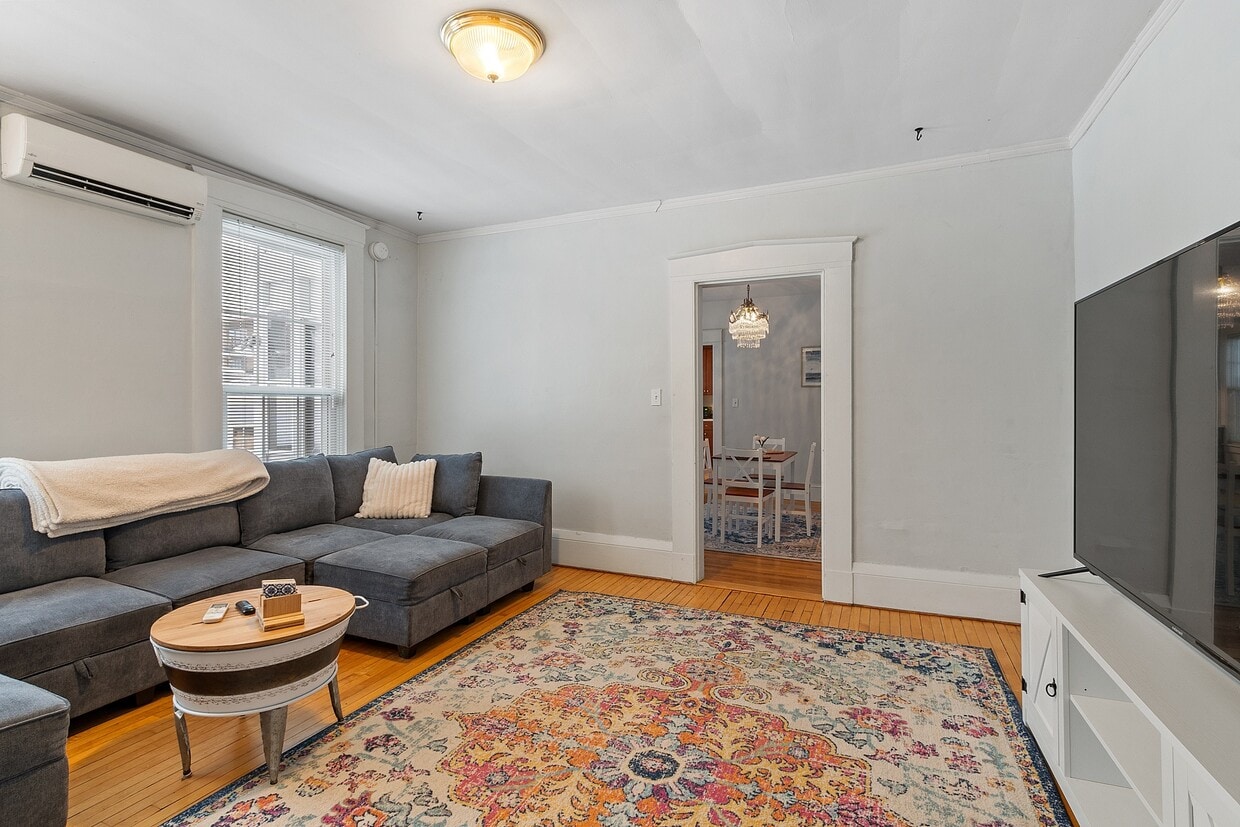 Primary Photo - 68 walnut st