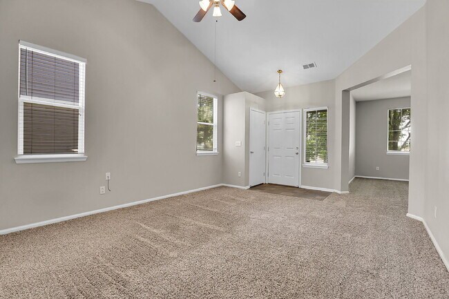 Foto del edificio - $2,295.00, 2 bedroom plus office, 2 bathro...