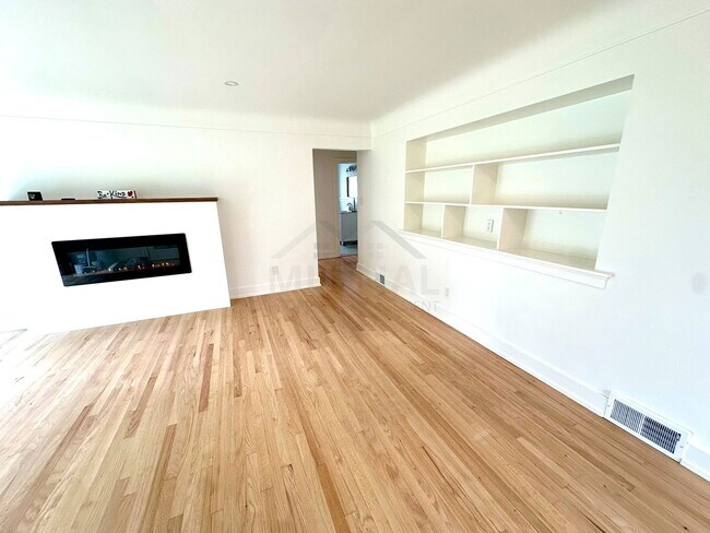 Foto del edificio - 18346 Beverly Rd