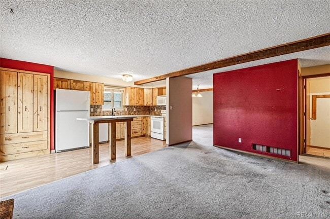 Building Photo - 631 Devinney Ct