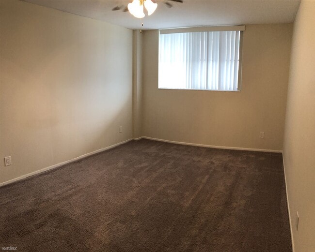 Building Photo - 1 br, 1 bath Condo - Saturn Condominiums