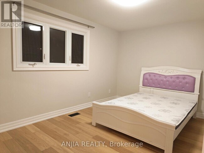 Photo du bâtiment - 5 Janna Ct