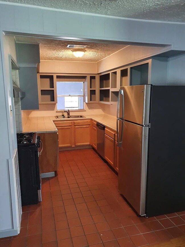 Foto del edificio - 1126 W 22nd St