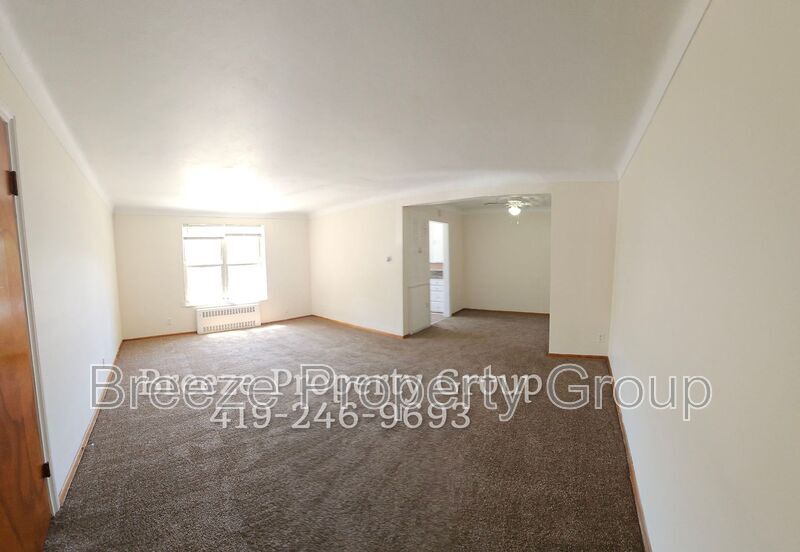 Primary Photo - 2445 W Bancroft St