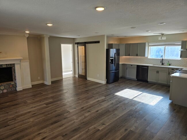 Great Room (Living/Dining) - 389 N Donlee Dr