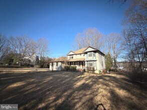 Building Photo - 9608 Burke View Ave