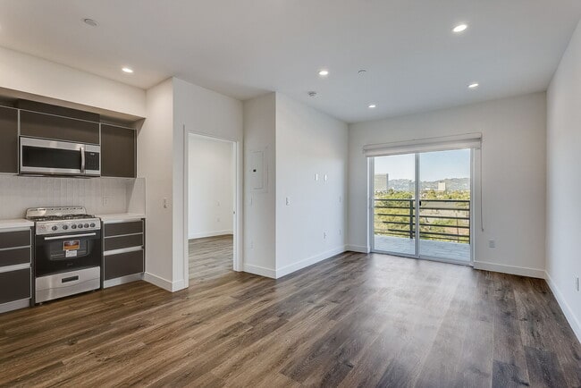 Building Photo - The Fairfax Flats