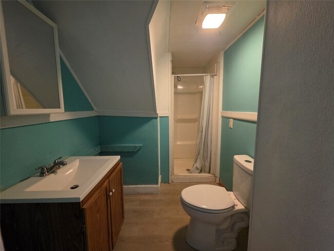 Building Photo - 155 Willow St