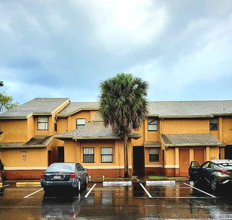 Foto principal - 2461 NW 56th Ave