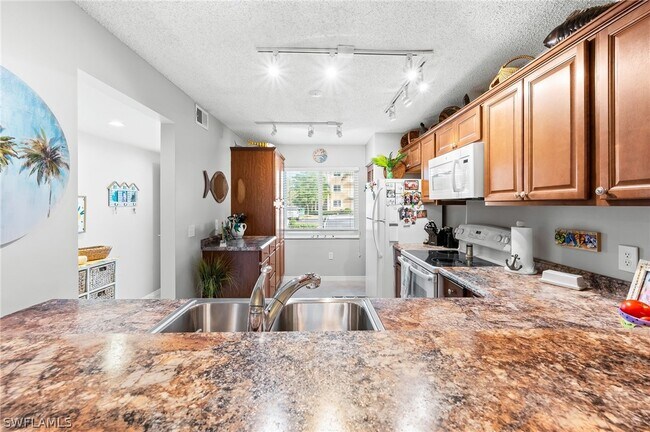 Foto del edificio - 3062 Sandpiper Bay Cir