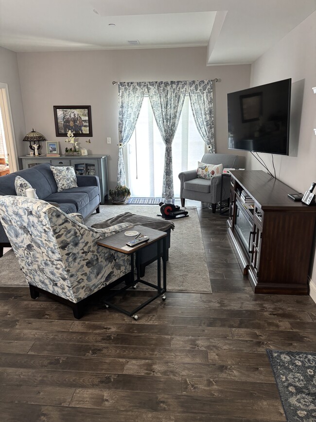 Building Photo - 6401 Brookfield Court Dr