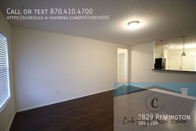 Building Photo - Move in special $800!! Beautiful 3 bed / 2...