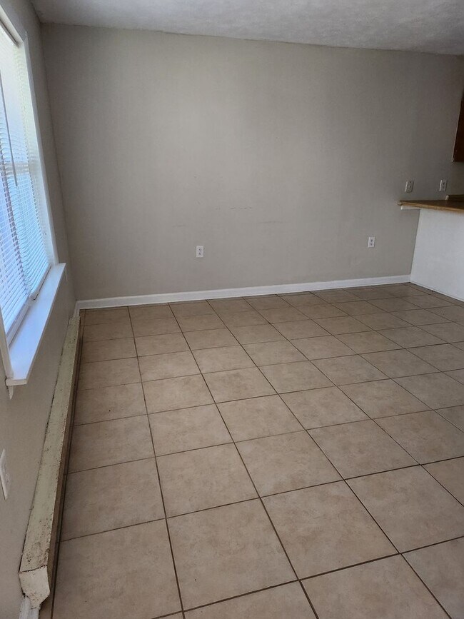 Foto del edificio - 2 Bedroom 2 Bath Townhouse 1 mile from WCU...