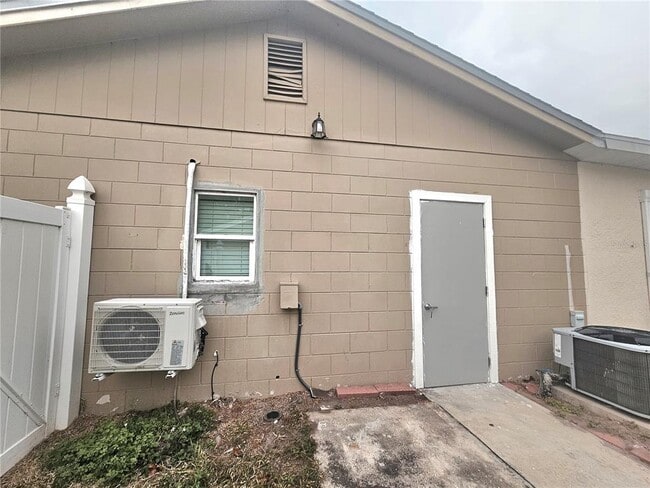 Building Photo - 896 Florida Pkwy