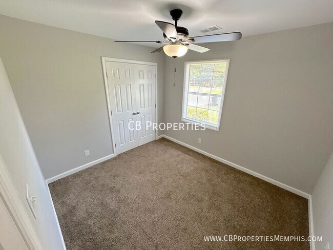 Foto del edificio - 3825 Glenburee St