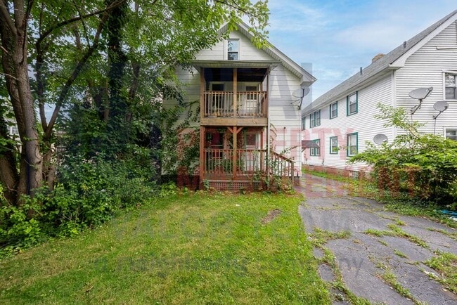 Building Photo - 15714 Huntmere Ave