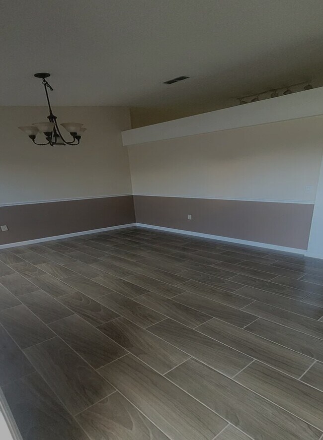 Foto del edificio - 1860 Amero Ave