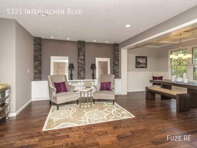 Foto del edificio - 5321 Interlachen Blvd