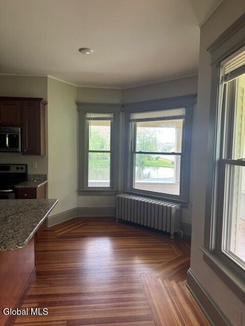 Foto del edificio - 50 Elliot Rd