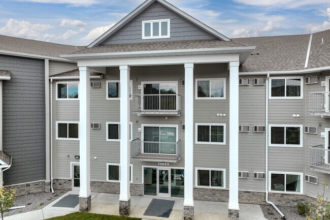 Entrada - Elm Creek Commons
