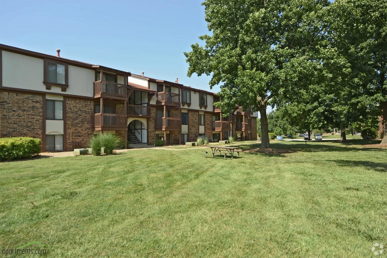 Old Monterey Apartments Springfield, MO