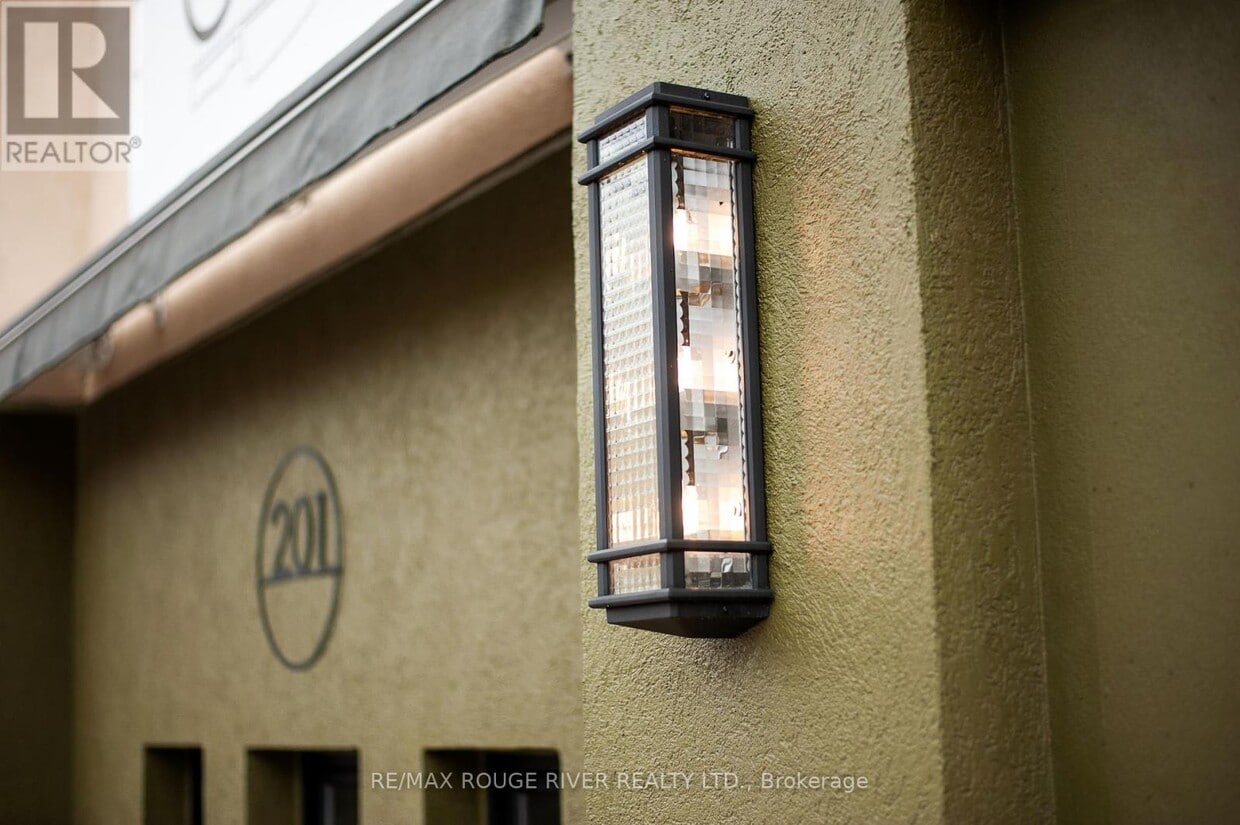 Photo principale - 201 Division St