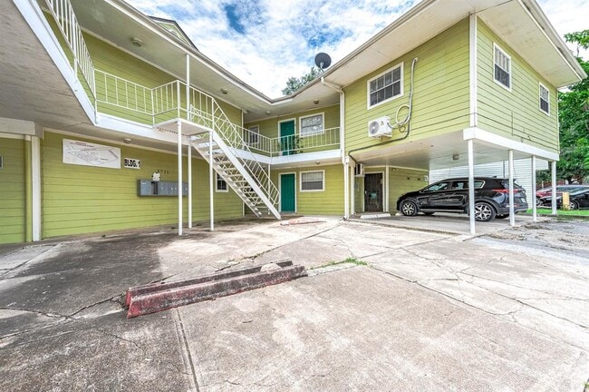 Foto del edificio - 1711 Fourcade St