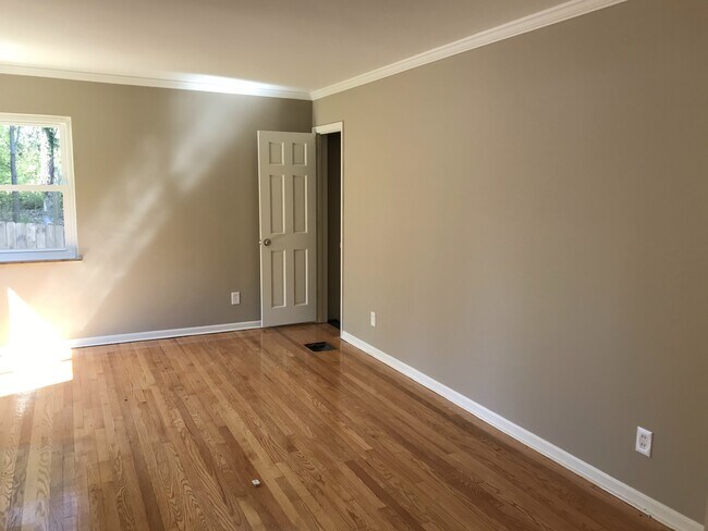 Foto del edificio - 1514 Springdale Rd