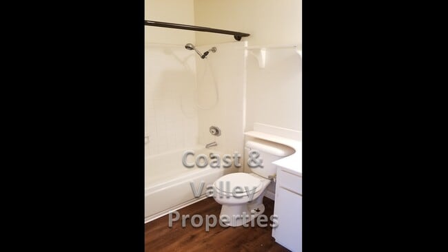 Foto del edificio - Cozy Salinas Home for RENT!