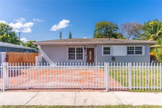 3 bedroom in North Miami FL 33162 - 3 bedroom in North Miami FL 33162 Apartment