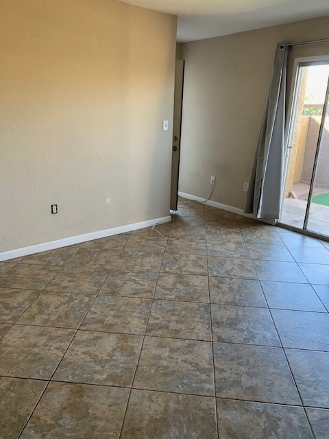 Foto del edificio - 5877 N Granite Reef Rd