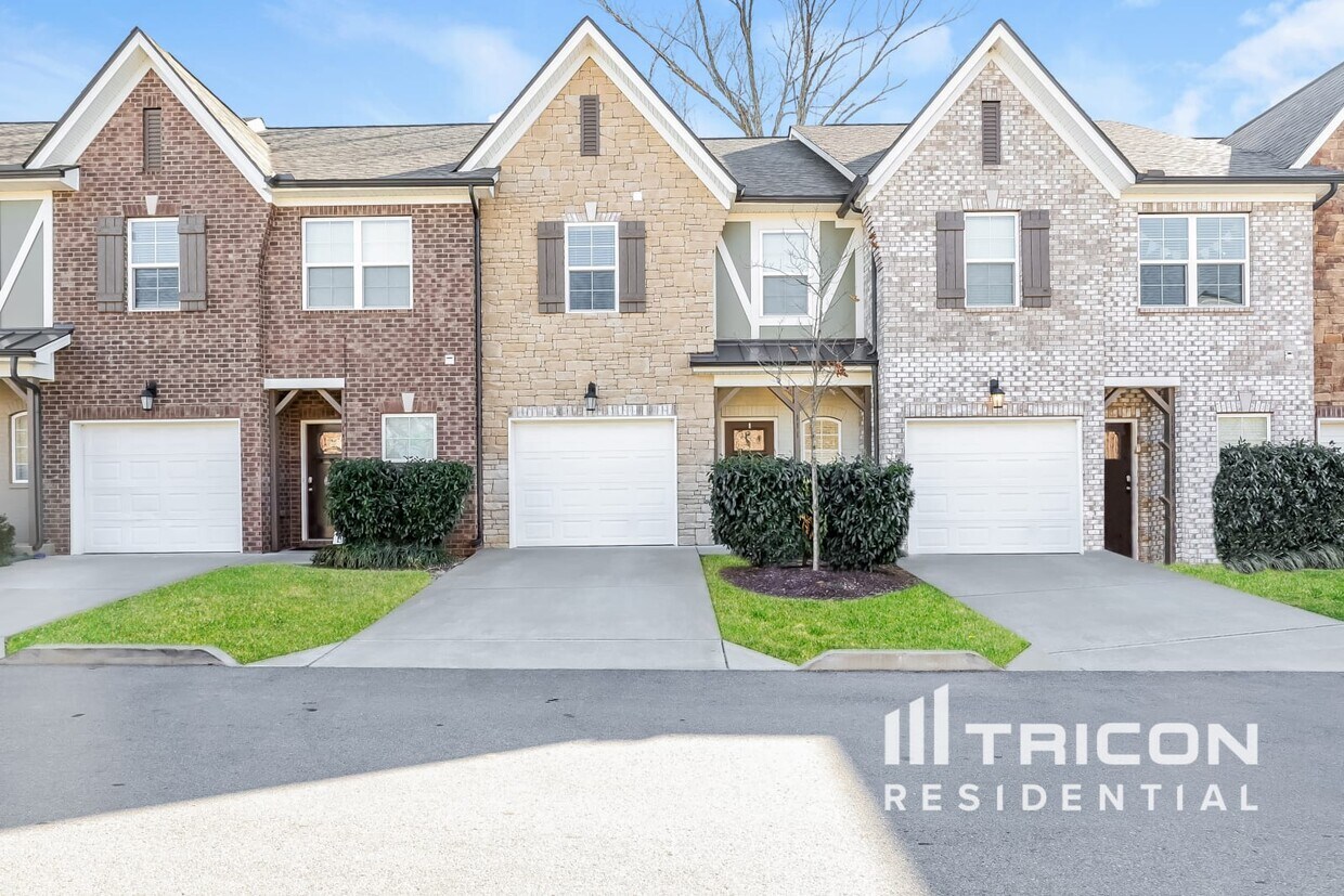 111 Hickory Station Lane Mount Juliet TN Townhome Rentals in Mt. Juliet TN