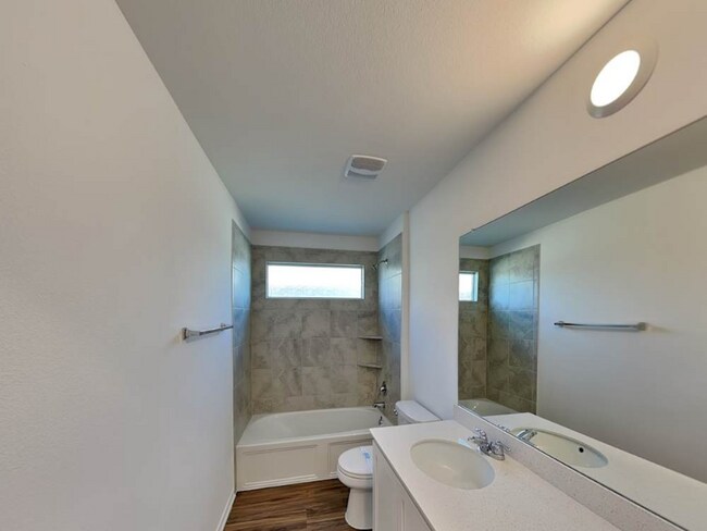 Foto del edificio - 10500 Steinbeck Dr