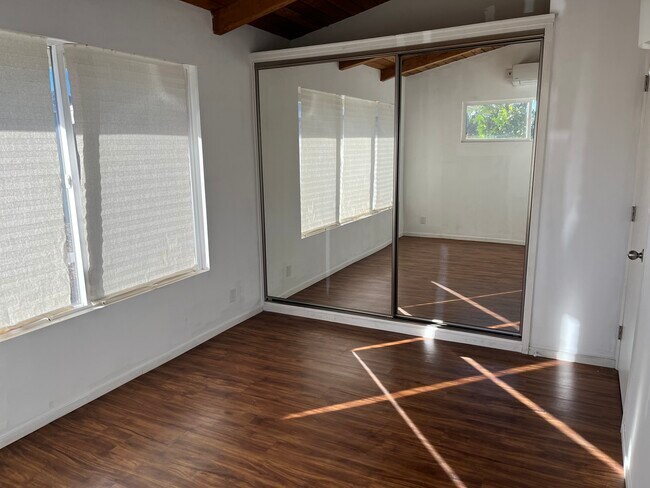 Foto del edificio - 21621 DuPont St