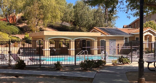 Foto del edificio - 42135 Chestnut Dr
