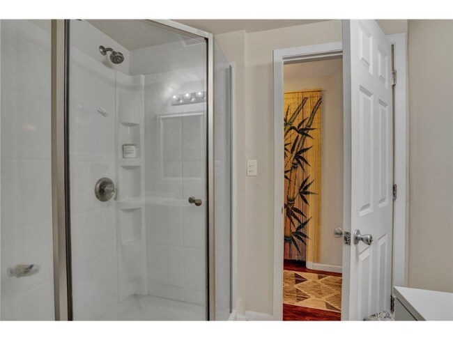 Building Photo - 1179 Dayton Ave