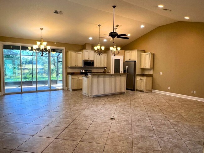 Building Photo - 4/2 with access to amenities, close to base!!