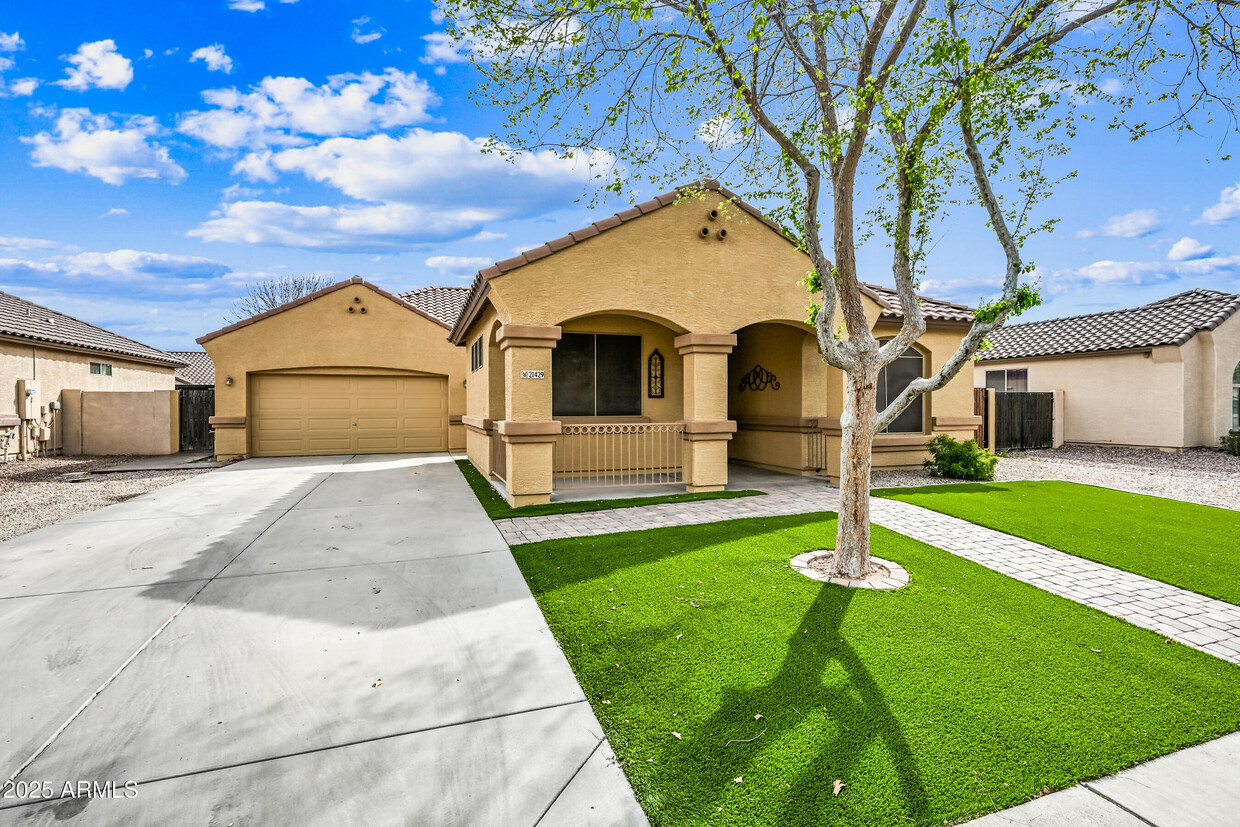 Foto principal - 21429 E Bonanza Way