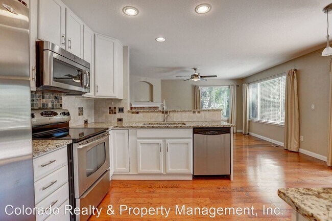 Foto del edificio - 4 br, 3.5 bath House - 5393 Hospitality Place