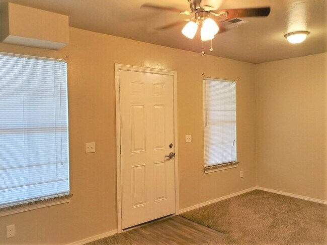 Foto del edificio - 2442 NW 39th St