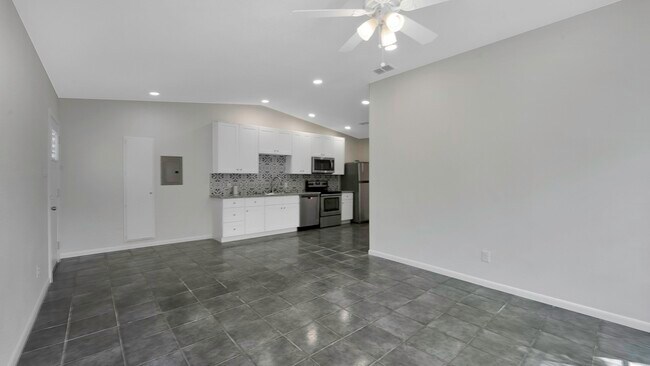 Foto del edificio - 542 Thorain Blvd