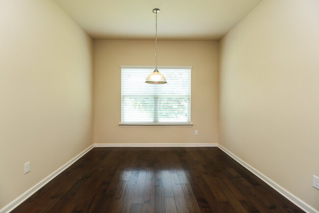 Building Photo - 4760 Carnegie Ct