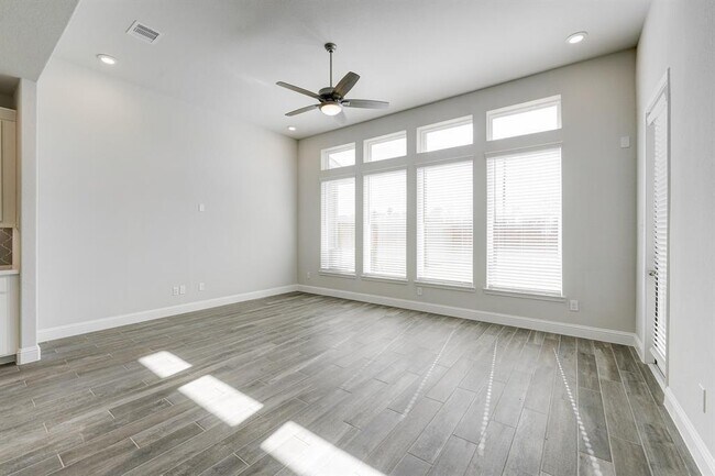 Building Photo - 10110 Water Harbor Dr