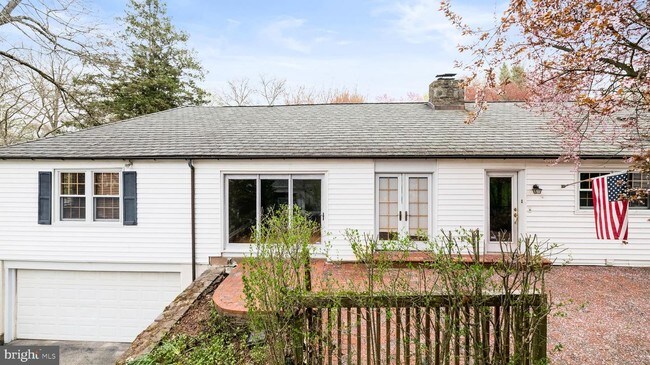 Building Photo - 465 Boxwood Rd
